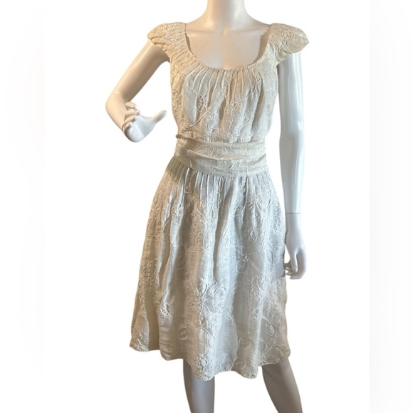 Adrianna Papell Vintage Women's
Ivory Cream - Picture 2 of 9